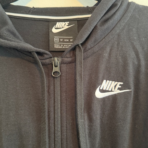 NWOT Nike Women's Black Zip-Up Hoodie Light Weight - Picture 3 of 7